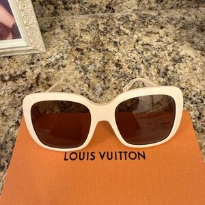 Louis Vuitton Beige Sunglasses